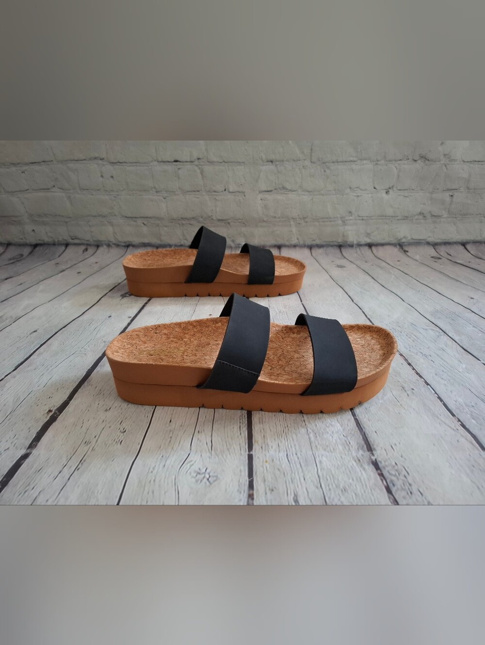 NIB Exeblue Black Strap Casual Sandals - 8.5
